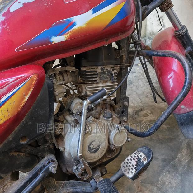 Bajaj Boxer 150 UG 2021 Red