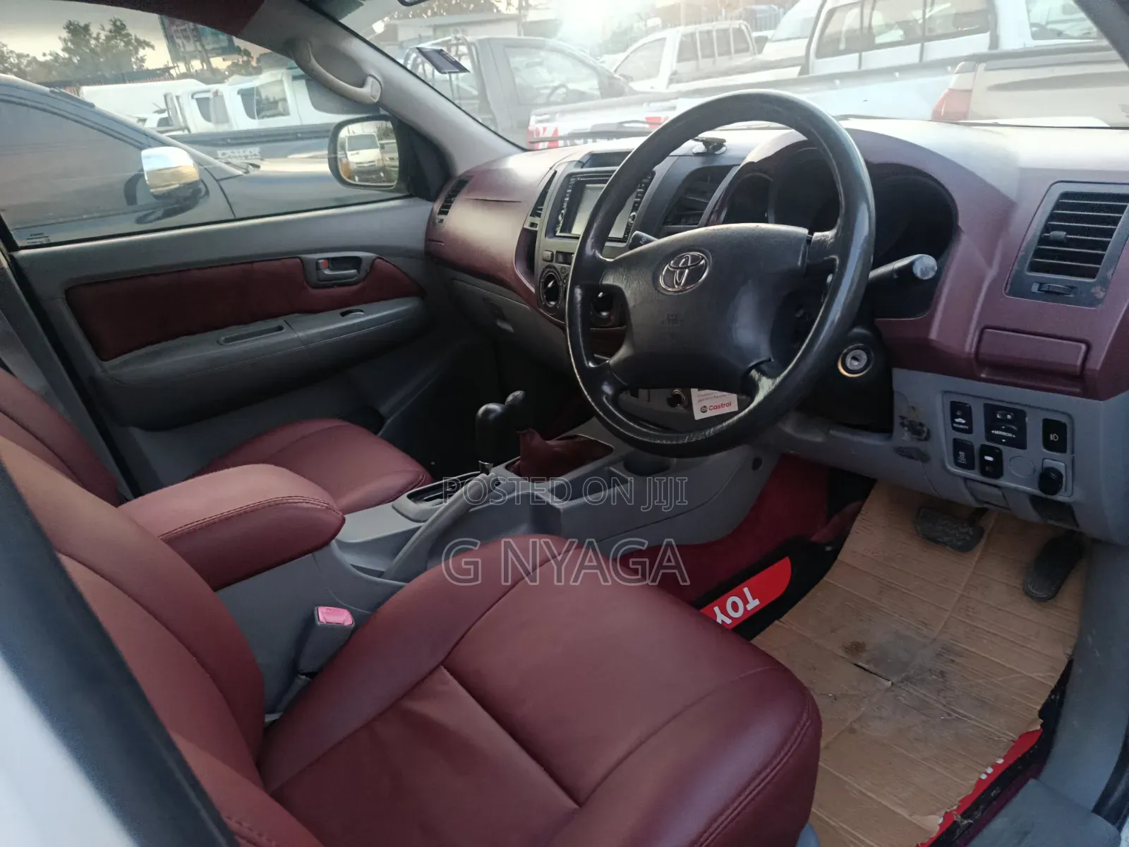 Toyota Hilux 2011 White