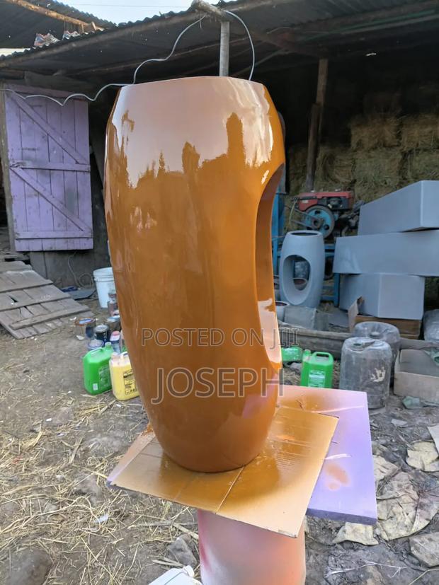Fiberglass Flower Pots - thumbnail 3