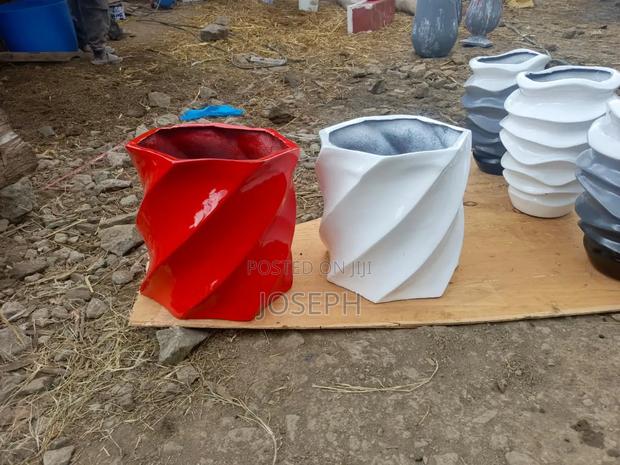 Fiberglass Flower Pots - thumbnail 6