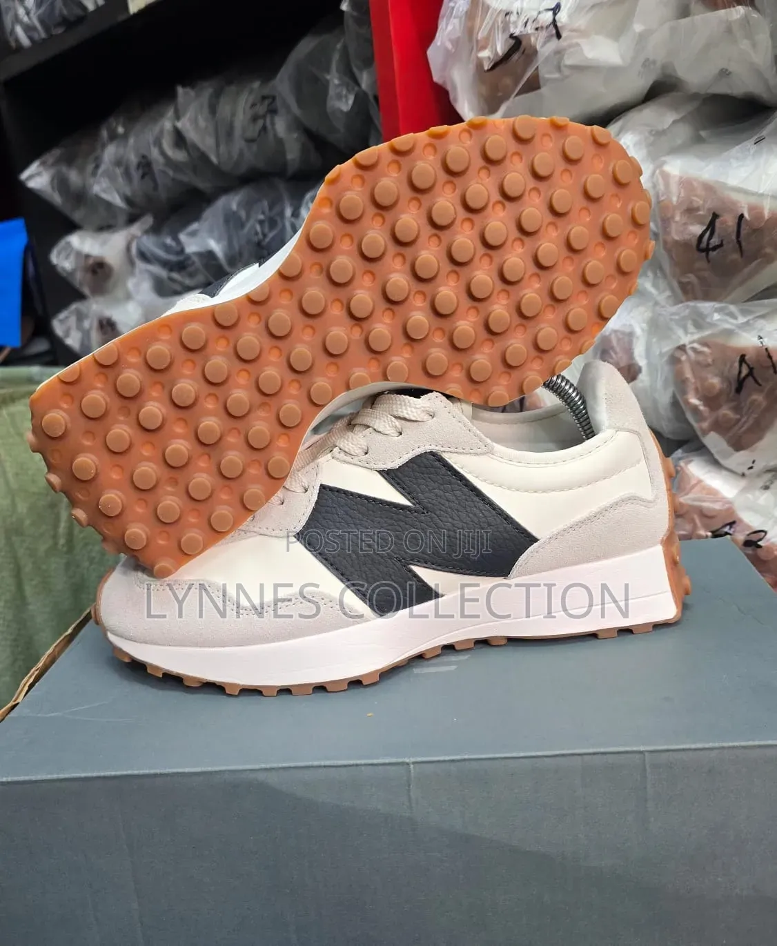 New Balance 327 Unisex Sneakers
