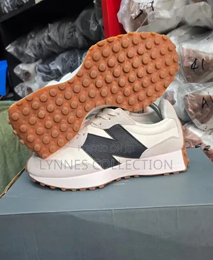 New Balance 327 Unisex Sneakers