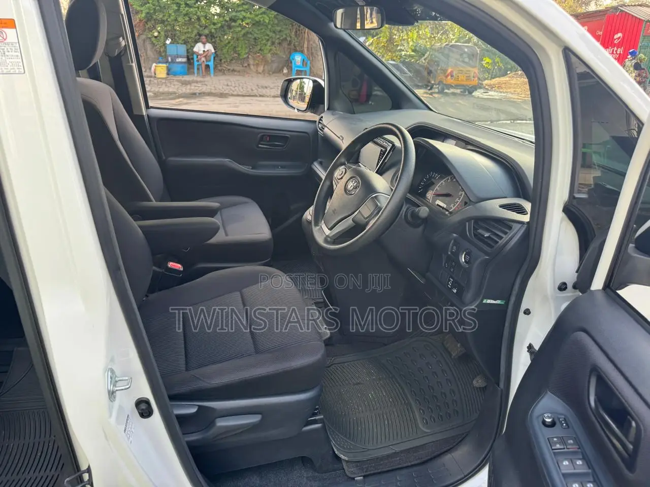 Toyota Voxy 2017 White