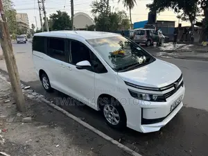 Toyota Voxy 2017 White