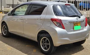 Toyota Vitz 2014 Silver