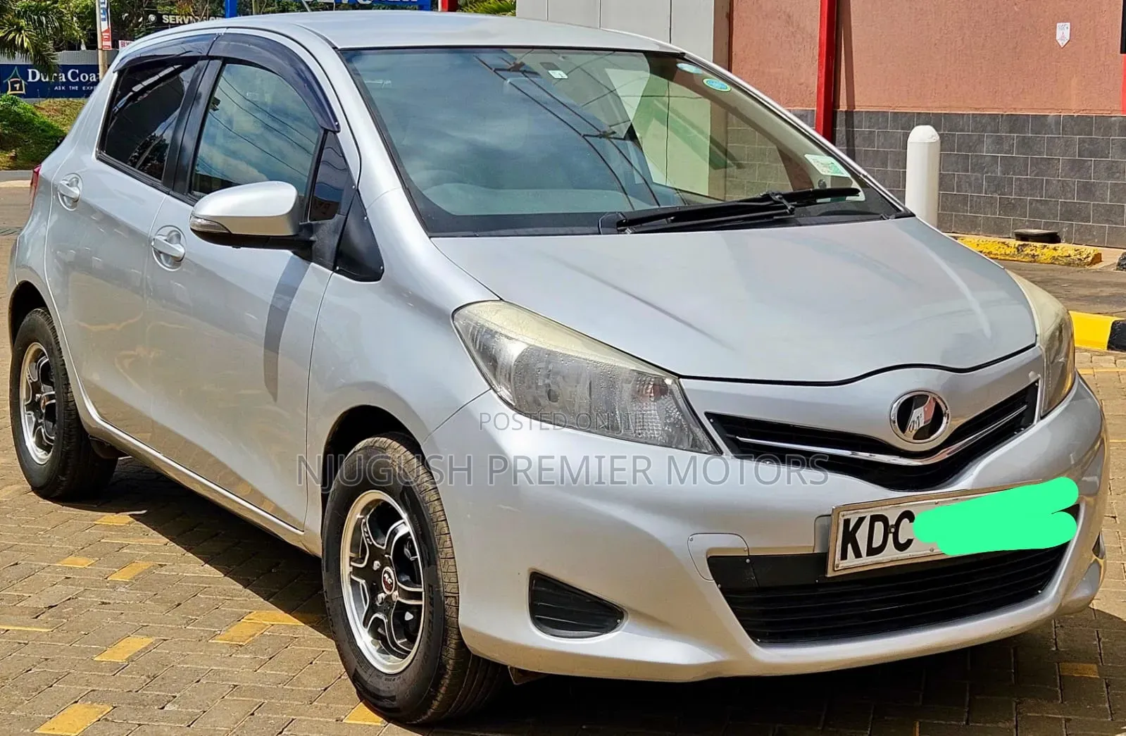 Toyota Vitz 2014 Silver