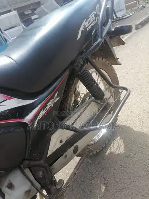 Honda CB 2025 Red