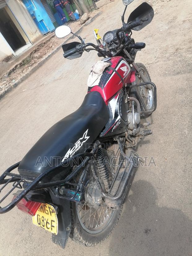 Honda CB 2025 Red - thumbnail 3