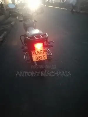 Honda CB 2025 Red