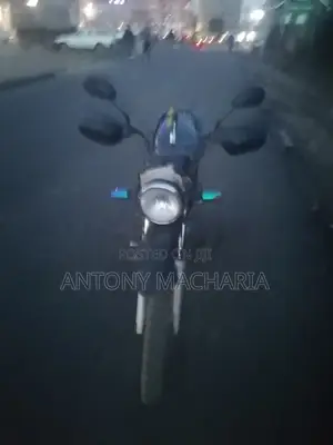 Honda CB 2025 Red