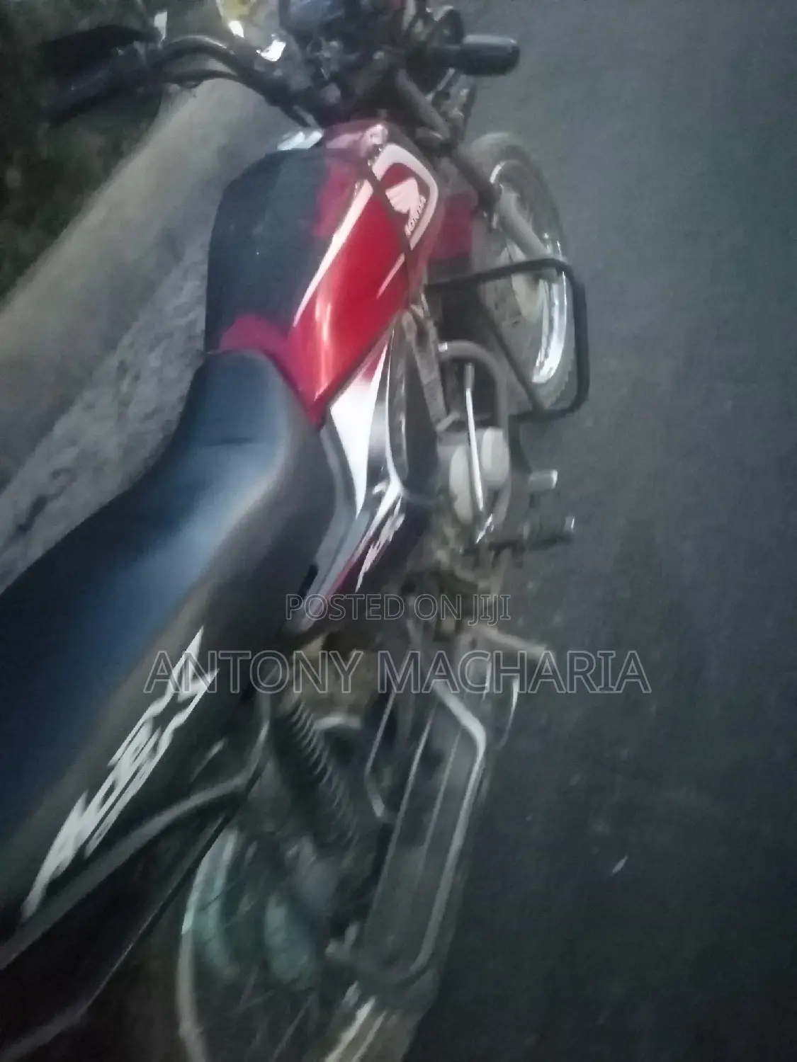 Honda CB 2025 Red