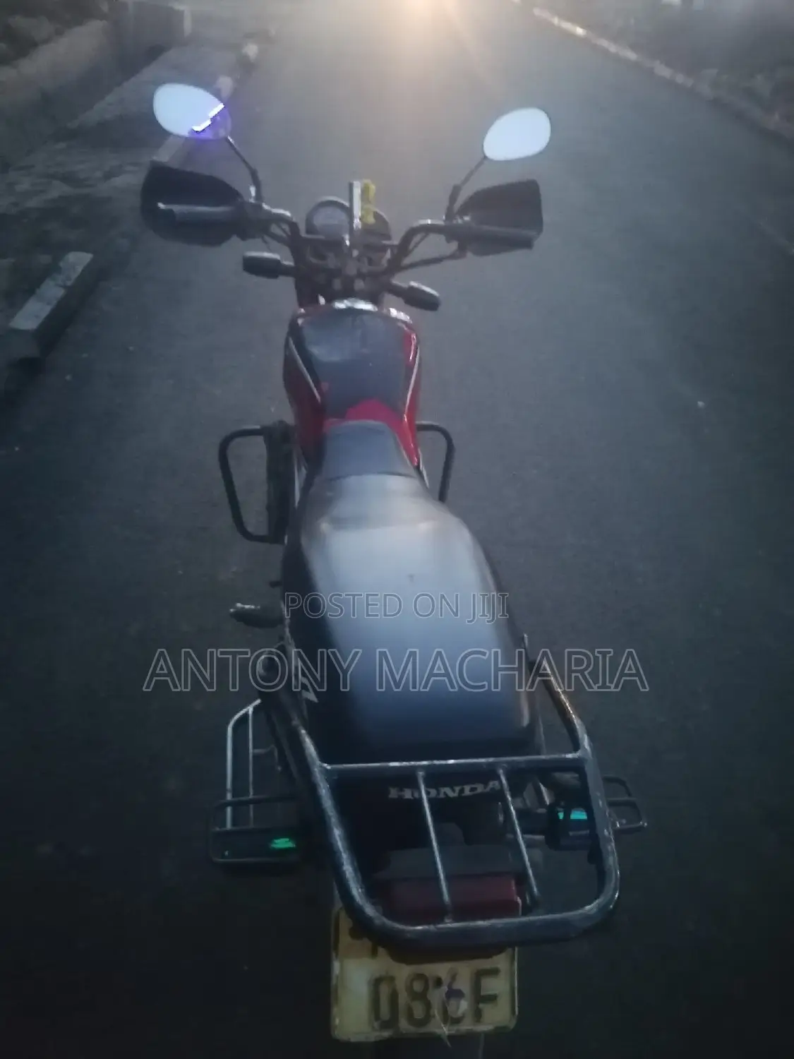 Honda CB 2025 Red