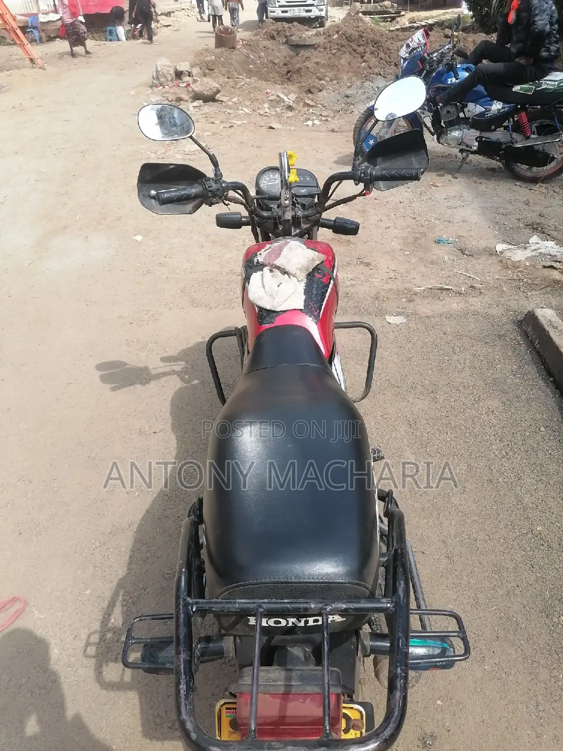 Honda CB 2025 Red