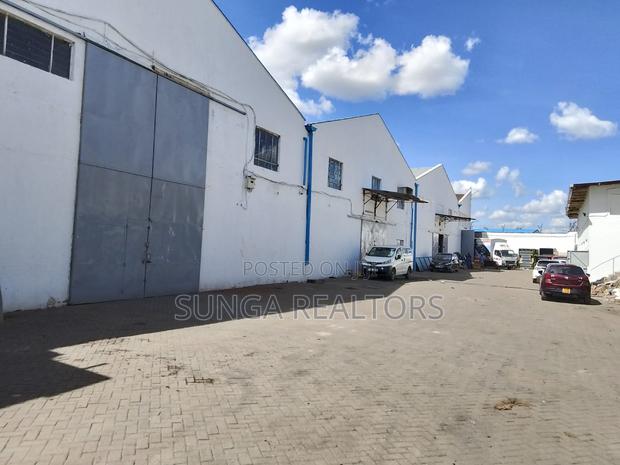 Warehouse for Rent in Industrial Area