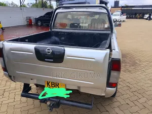 Nissan Navara 2004 Silver