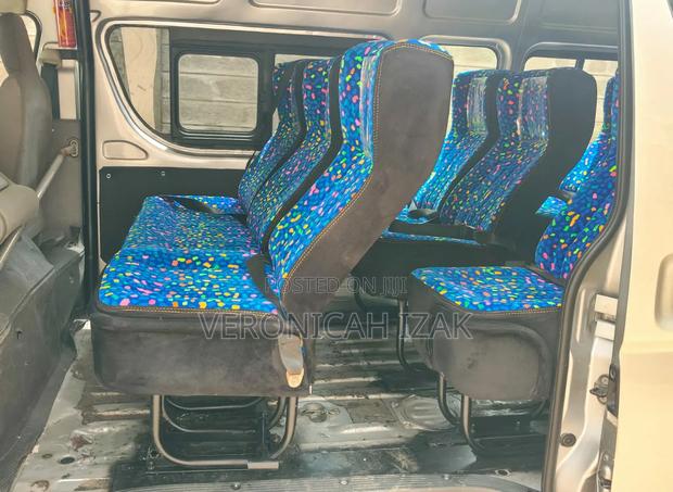 Toyota HiAce 2019 Silver - thumbnail 6