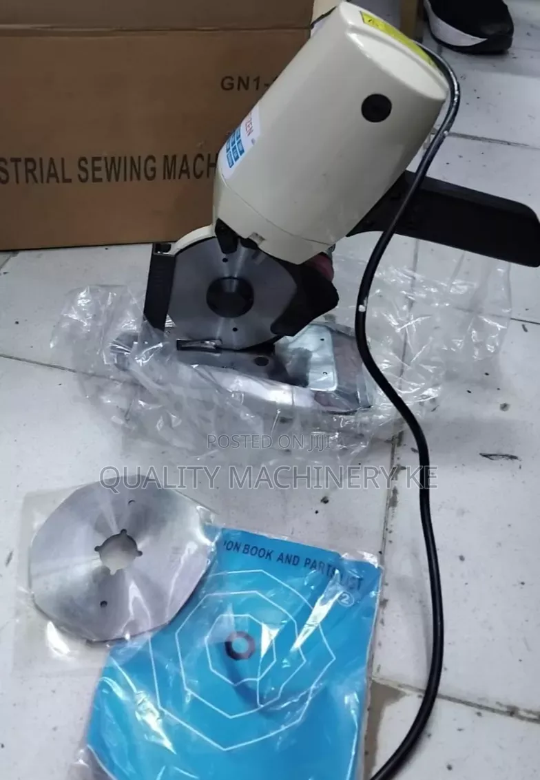 Easy to Use Cloth Cutting Machine