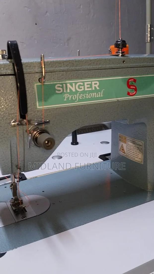 Singer 20u33 Sewing Machine - thumbnail 2