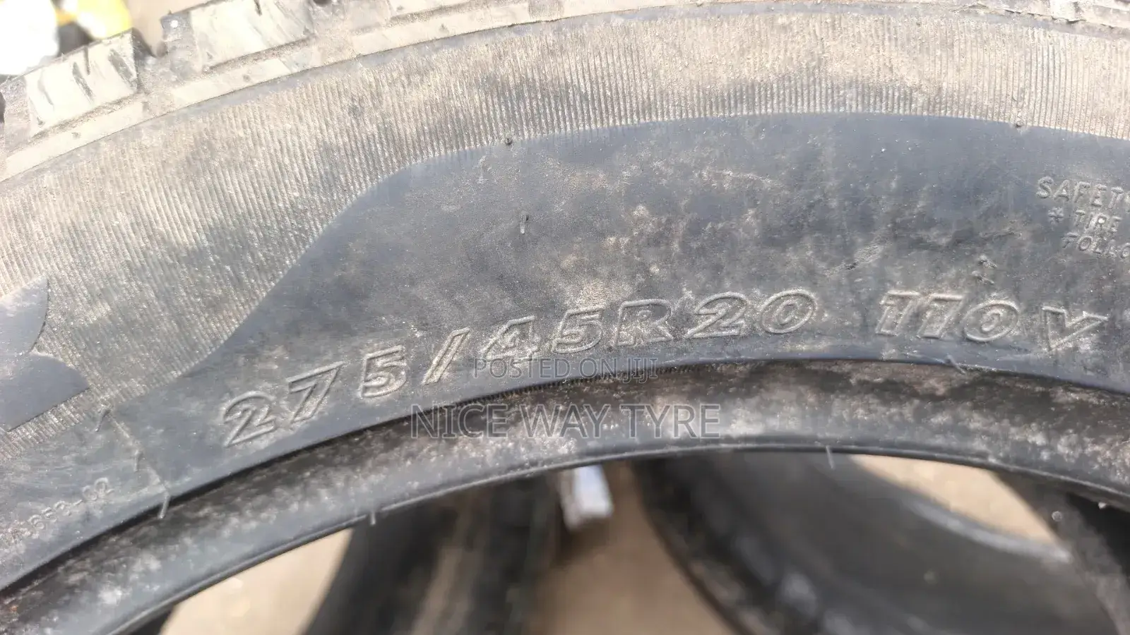 275/45r20 Maxtrek Tires