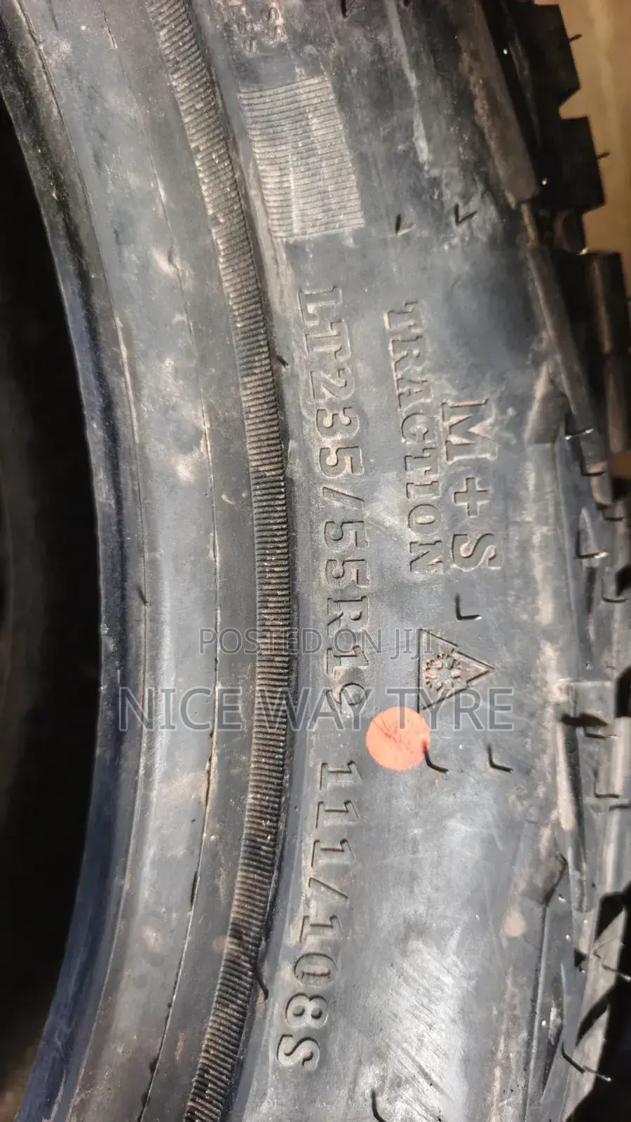 235/55r19 Comforser a/T Cf 1100