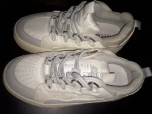 Camera Mtumba Shoes
