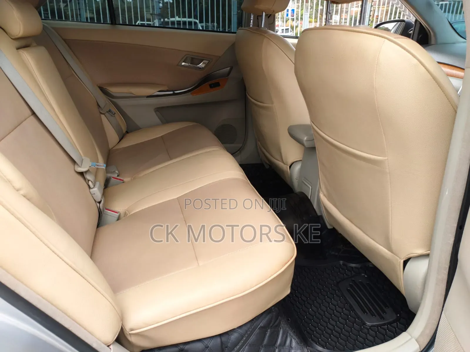 Toyota Premio 2010 Silver