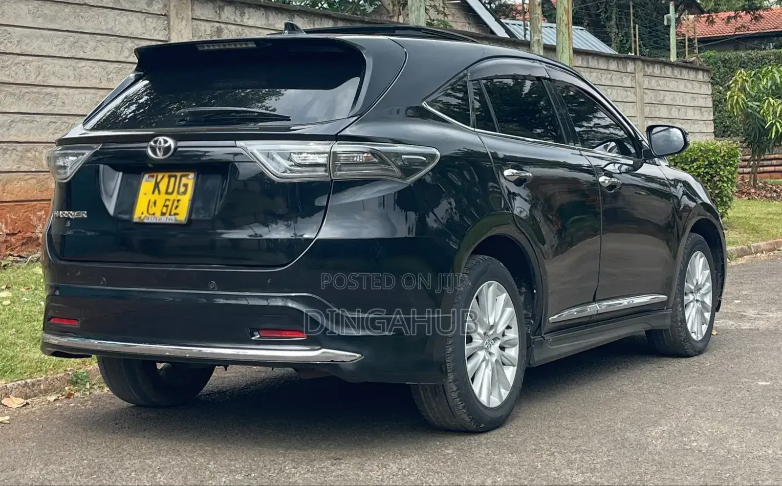 Toyota Harrier 2.0 2015 Black
