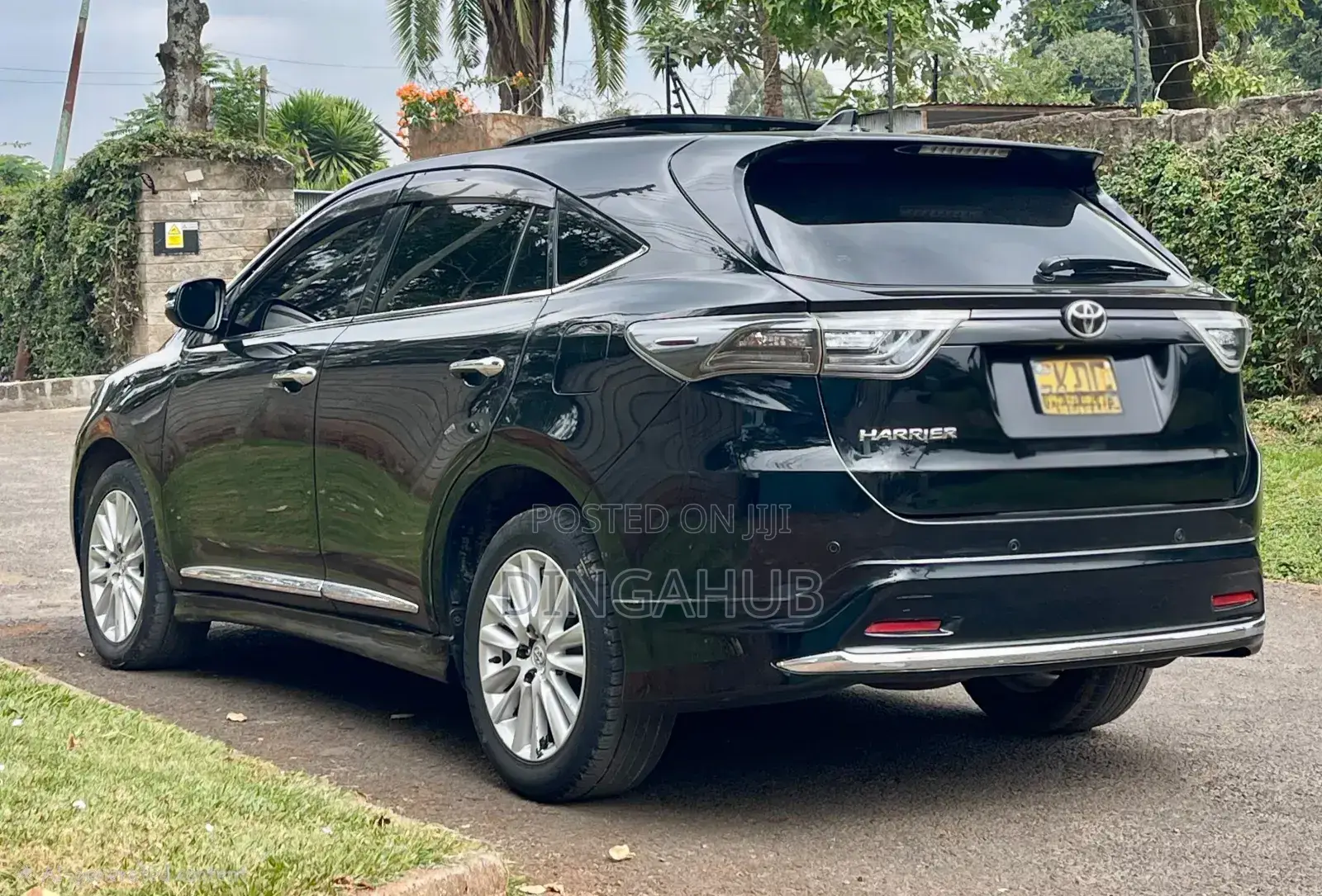 Toyota Harrier 2.0 2015 Black