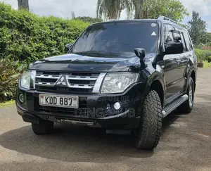 Mitsubishi Pajero 2013 Black
