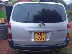 Toyota HiAce 2018 Silver