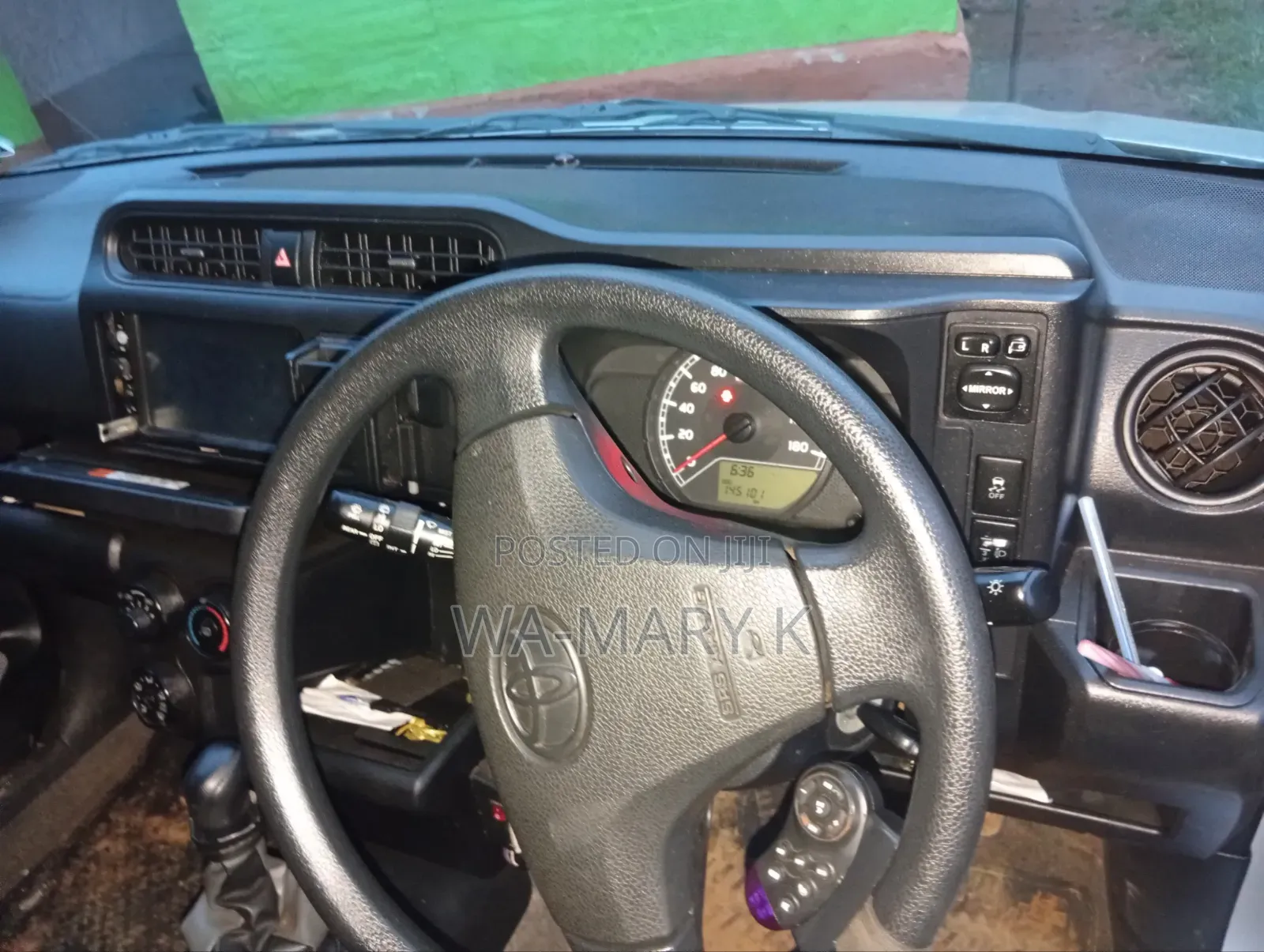 Toyota HiAce 2018 Silver