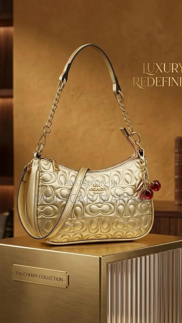 Classic Coach Shoulder Bag - thumbnail 2