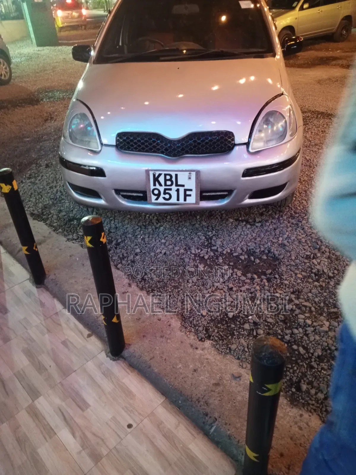Toyota Vitz 2003 Gray