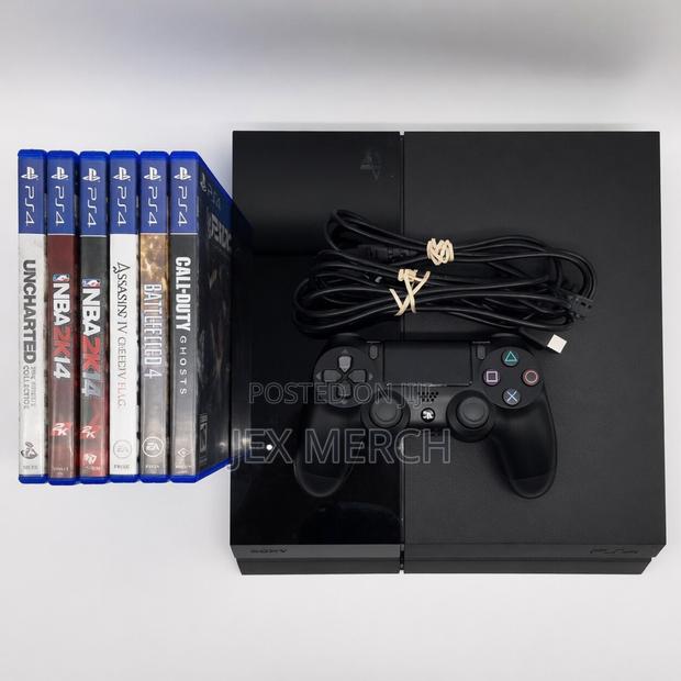 Playstation 4 Standard Uk Version