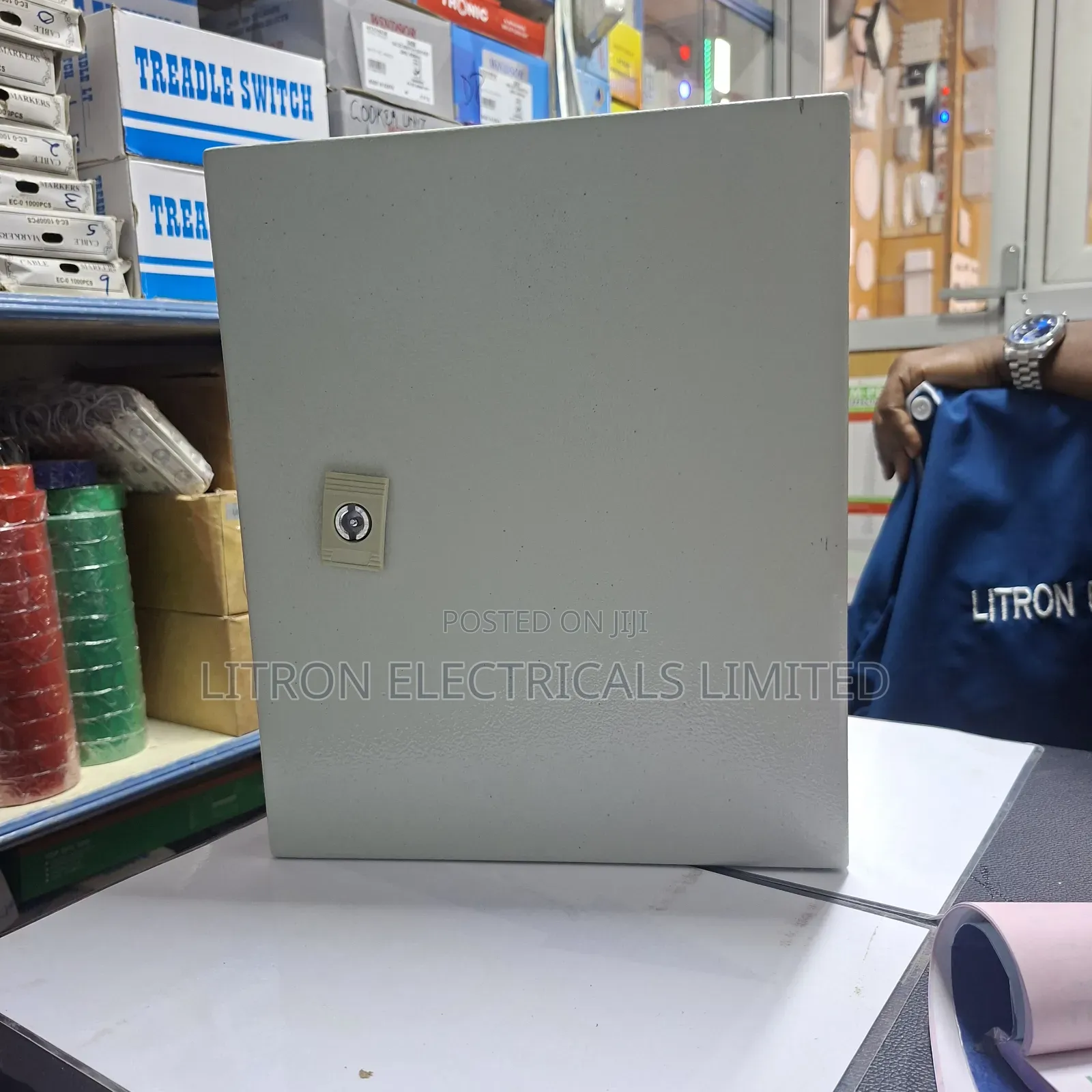 Panel Box Metallic