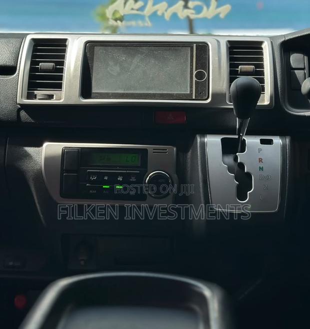 Toyota Regius 2018 Black - thumbnail 8
