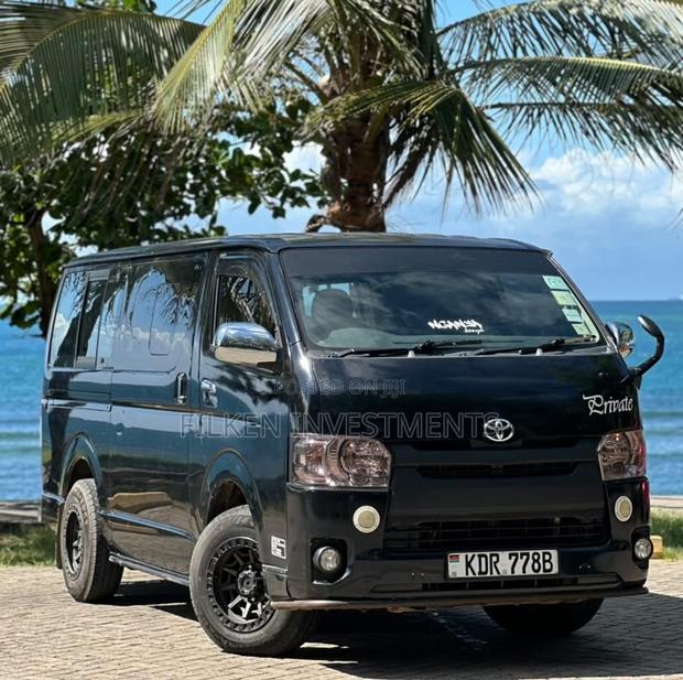 Toyota Regius 2018 Black - thumbnail 3