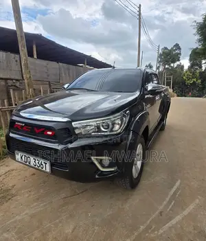 Toyota Hilux 2016 Black