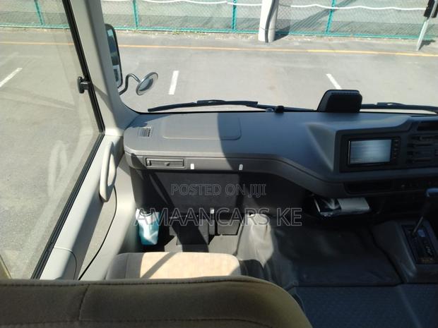 Toyota Coaster 2020 White - thumbnail 8