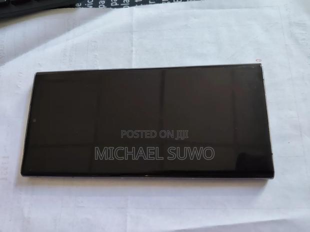Samsung S22 Ultra - main view