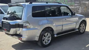 Mitsubishi Pajero V90 3.2 DI-D GL 2019 Silver