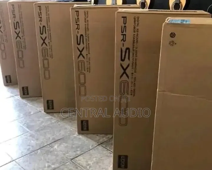 Professional Yamaha PSR Sx 600 Piano