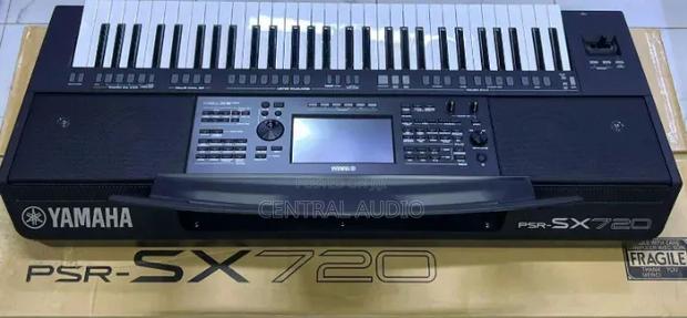 Yamaha PSR Sx 720 61keys - thumbnail 2