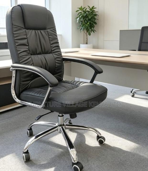 Executive Pu Leather Seat With Padded Armrest - thumbnail 4