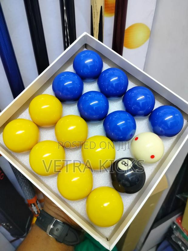Snooker Plain Balls Yello/Blue and Black 8
