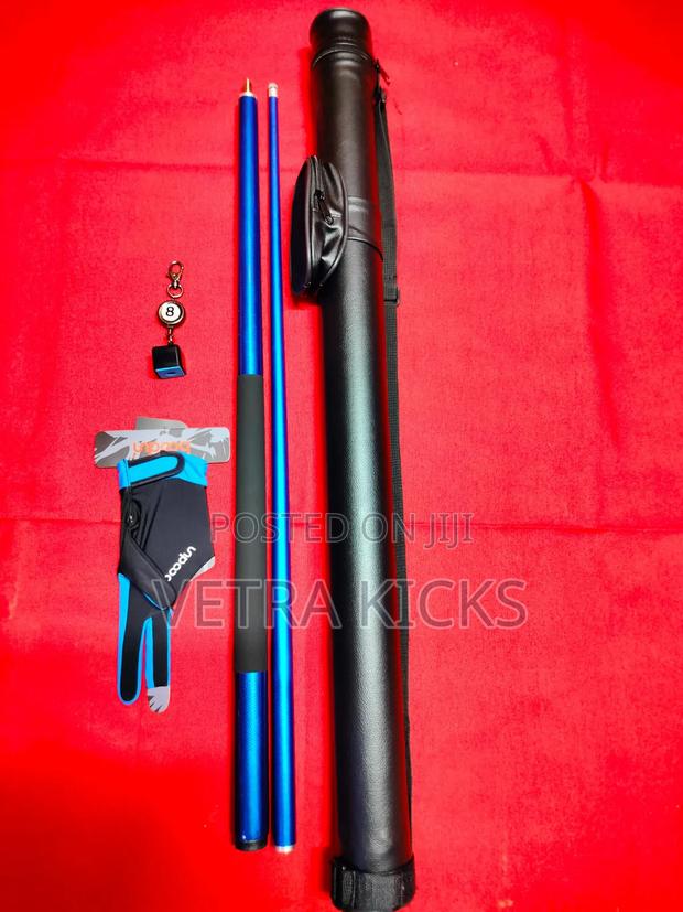 Snooker Cue. Stick/Bag and Gloves