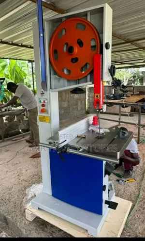 Industrial Bandsaw Machine
