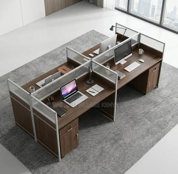 Modular Four Person Workstation - thumbnail 4