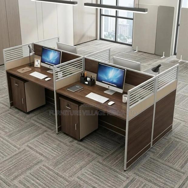 Modular Four Person Workstation - thumbnail 5