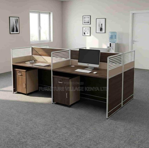 Modular Four Person Workstation - thumbnail 6